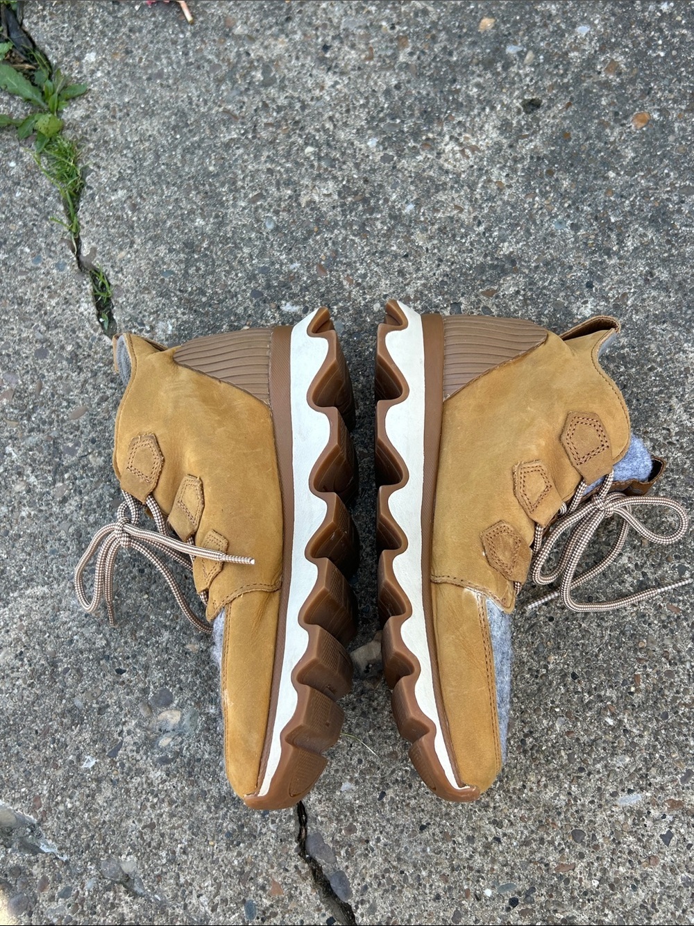 Sorel women’s Tan Leather & Gray Wool Trail Sneakers - Picture 8 of 9